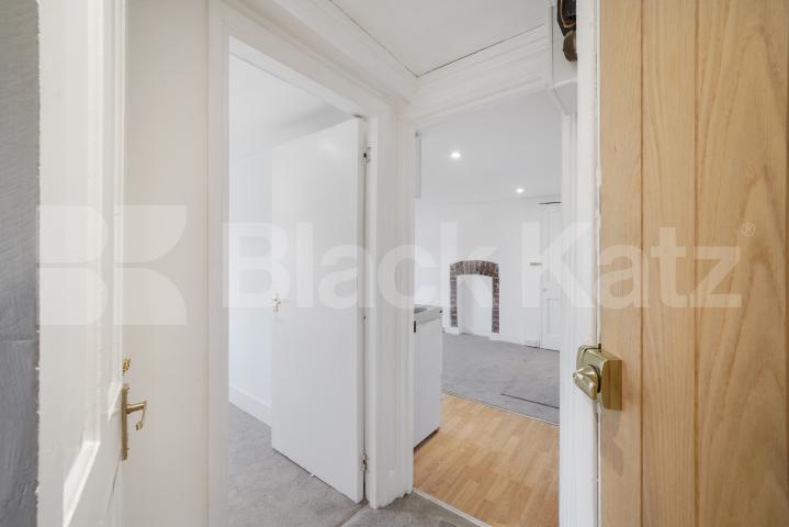 Top floor one bedroom apartment near Brixton Upper Tulse Hill, Brixton